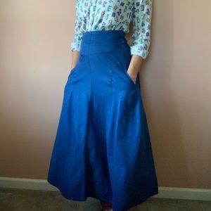Vintage Highwaisted Midi Skirt